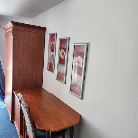 Hotel Hoyers In Pinneberg Prisdorf ภายนอก รูปภาพ
