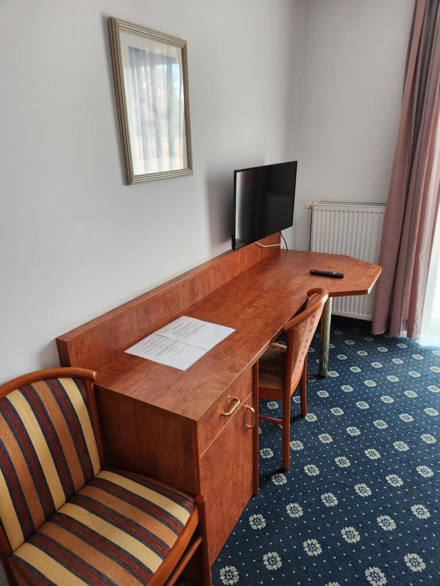 Hotel Hoyers In Pinneberg Prisdorf ภายนอก รูปภาพ