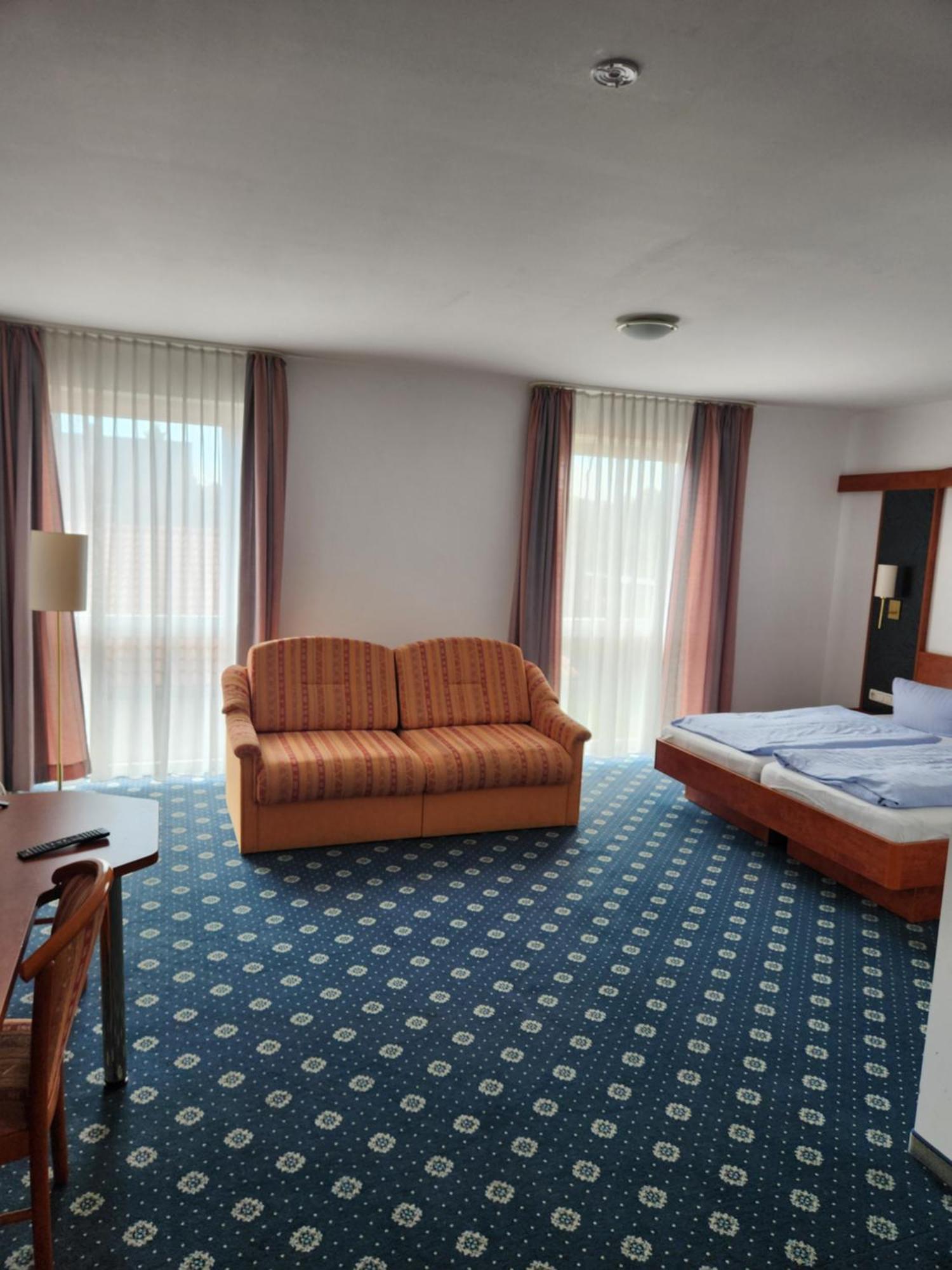 Hotel Hoyers In Pinneberg Prisdorf ภายนอก รูปภาพ